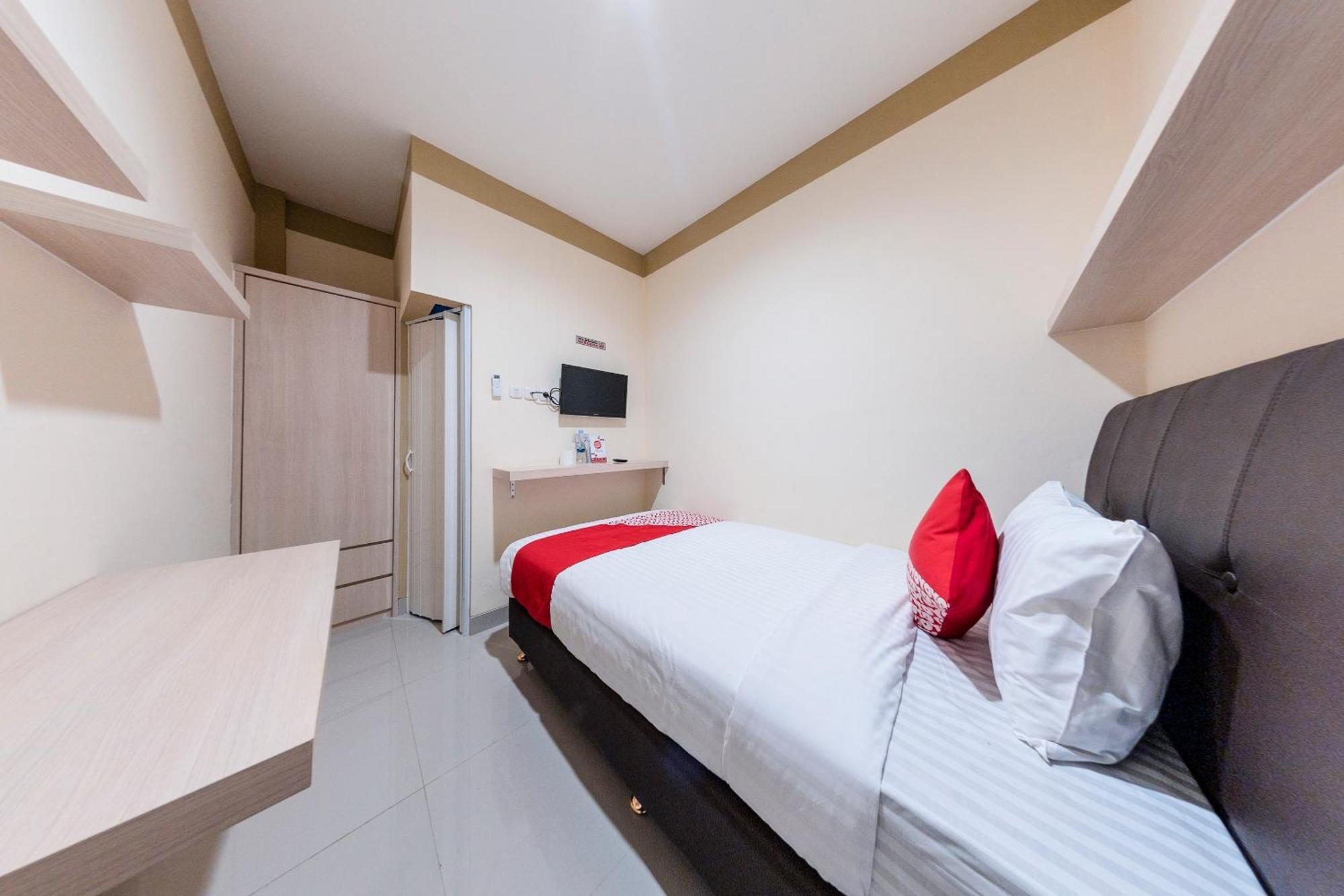 Hotel OYO 478 Balcon Biru Yakarta Exterior foto